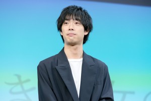 映画『僕の好きな女の子』初日リモート舞台あいさつに登場した渡辺大知