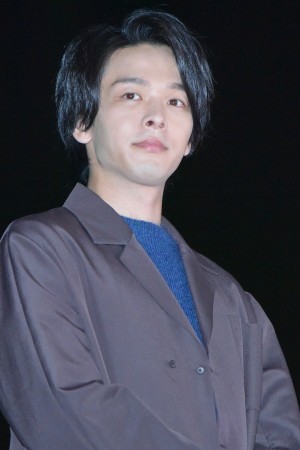 ドラマ『この恋あたためますか』制作発表会見に登場した中村倫也