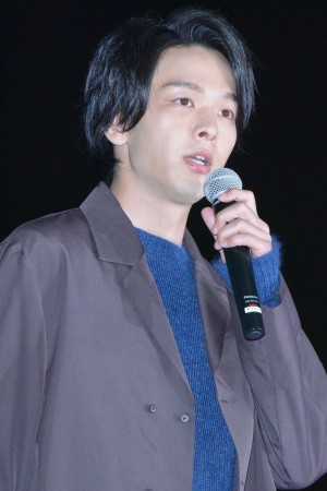 ドラマ『この恋あたためますか』制作発表会見に登場した中村倫也