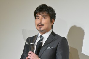 映画『水上のフライト』完成報告イベントに登場した小澤征悦