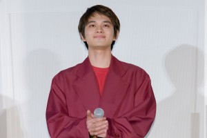 映画『とんかつDJアゲ太郎』初日舞台あいさつに登場した北村匠海