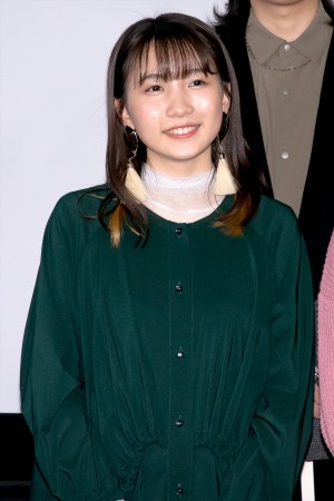 映画『たぶん』公開記念舞台あいさつに登壇したYOASOBI・ikura