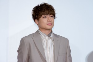 白濱亜嵐、映画『10万分の1』初日舞台あいさつに登壇