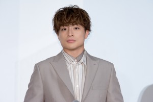 白濱亜嵐、映画『10万分の1』初日舞台あいさつに登壇
