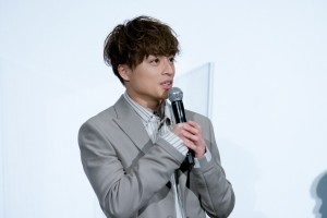 白濱亜嵐、映画『10万分の1』初日舞台あいさつに登壇