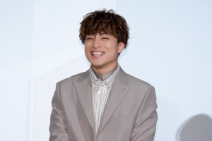 白濱亜嵐、映画『10万分の1』初日舞台あいさつに登壇