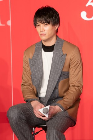 映画『ブレイブ ‐群青戦記‐』製作報告会見に登場した鈴木伸之