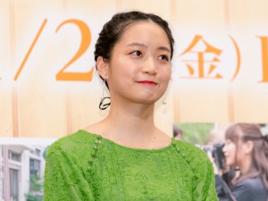 映画『おもいで写眞』完成報告会見に登場した深川麻衣