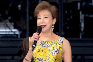 映画『Endless SHOCK』初日舞台あいさつに登場した前田美波里