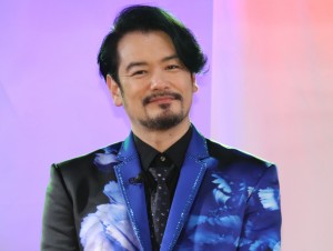 映画『スーパー戦闘 純烈ジャー』発表会見に登場した小田井涼平