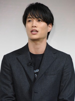 映画『ブレイブ ‐群青戦記‐』天下人に挑戦イベントに登場した鈴木伸之