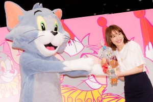 「トムとジェリー カートゥーン・カーニバル」オープニングイベントに登場した飯豊まりえ