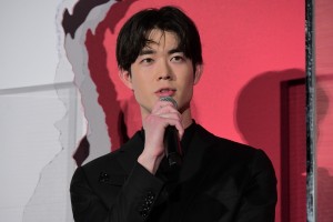 映画『騙し絵の牙』公開前夜祭に登場した宮沢氷魚