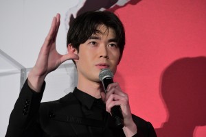 映画『騙し絵の牙』公開前夜祭に登場した宮沢氷魚