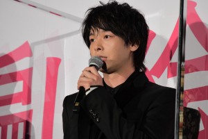 映画『騙し絵の牙』公開前夜祭に登場した中村倫也
