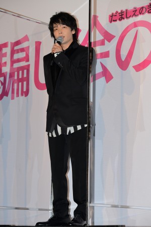 映画『騙し絵の牙』公開前夜祭に登場した中村倫也