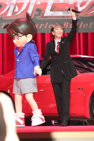 劇場版『名探偵コナン 緋色の弾丸』完成披露試写会に登場した江戸川コナン、高山みなみ