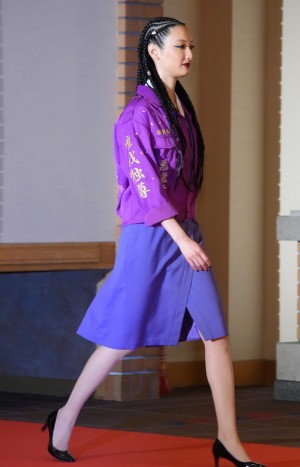 映画『地獄の花園』完成報告謝罪イベントに登場した菜々緒