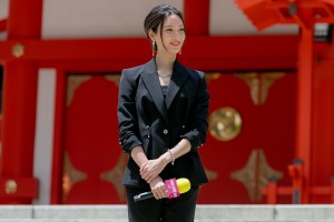 菜々緒、映画『地獄の花園』祈願イベントに登場