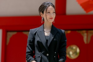 菜々緒、映画『地獄の花園』祈願イベントに登場