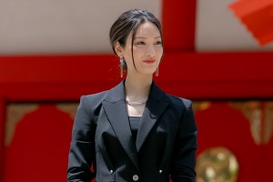 菜々緒、映画『地獄の花園』祈願イベントに登場