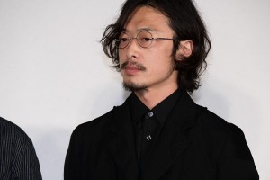 映画『明日の食卓』初日舞台あいさつに登場した和田聰宏