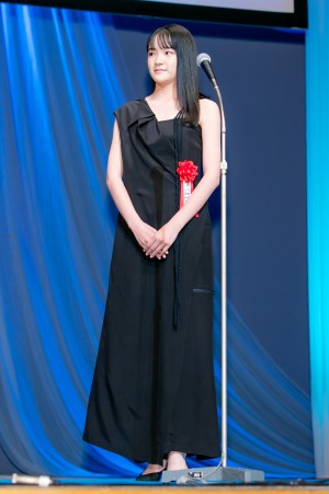 第30回日本映画批評家大賞授賞式に出席した服部樹咲