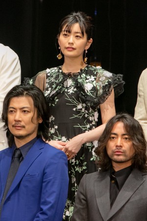 ドラマ『全裸監督 シーズン2』ワールドプレミアに登場した冨手麻妙