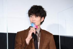 映画『Arc アーク』公開初日舞台あいさつに登場した岡田将生