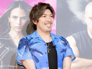 『ワイルド・スピード/ジェットブレイク』ブチ上げイベントに登壇したEXIT・りんたろー。