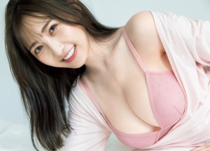 辻りりか、「週刊ヤングジャンプ」(集英社)35号より