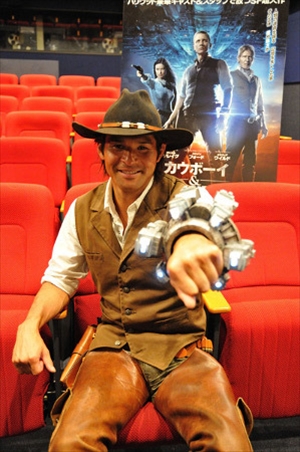 映画「カウボーイ&エイリアン」の宣伝ナビゲーターに就任したタレントの照英