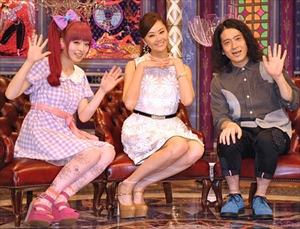 左からきゃりーぱみゅぱみゅ、観月ありさ、ピース又吉