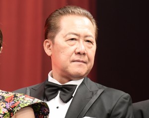 映画『マスカレード・ナイト』完成披露試写会に登場した石橋凌