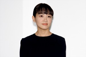 奈緒、『あなたの番です 劇場版』初日舞台あいさつに登場