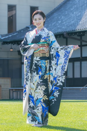 2022年オスカープロモーション新春晴れ着撮影会に登場した奥山かずさ