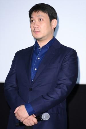 映画『ドライブ・マイ・カー』初日舞台あいさつに登壇した濱口竜介監督
