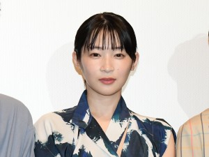映画『うみべの女の子』初日舞台あいさつに登場した石川瑠華