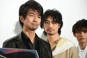 仲村トオル、映画『愛のまなざしを』公開記念舞台あいさつに登場