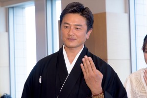 原田龍二、『別れない理由』発売記念神前結婚式&記者会見に登場