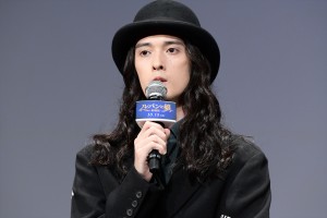 『劇場版 ルパンの娘』完成披露舞台挨拶に登場した栗原類