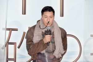 映画『DUNE/デューン 砂の惑星』ジャパンプレミアに登場した長田庄平(チョコレートプラネット)