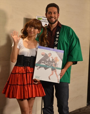 優木まおみ、三十路過ぎのコスプレは正直キツい？海ドラ「チャック」ウエイトレス姿でツインテールを披露