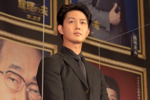 映画『総理の夫』完成披露試写イベントに登場した工藤阿須加