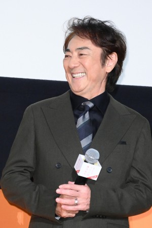 映画『そして、バトンは渡された』初日舞台あいさつに登場した市村正親