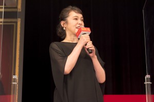 映画『総理の夫』完成披露試写イベントに登場した貫地谷しほり