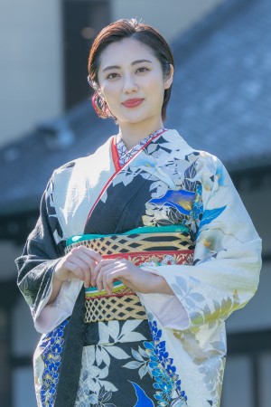 2022年オスカープロモーション新春晴れ着撮影会に登場した奥山かずさ