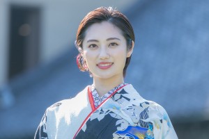 2022年オスカープロモーション新春晴れ着撮影会に登場した奥山かずさ