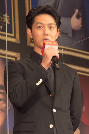 映画『総理の夫』完成披露試写イベントに登場した工藤阿須加