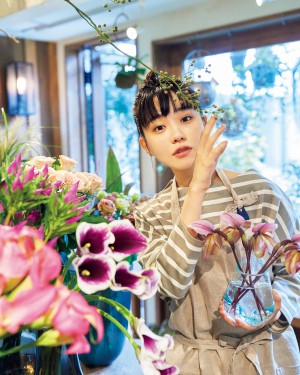「FLASH」11月30日発売号(光文社)に登場した奈緒